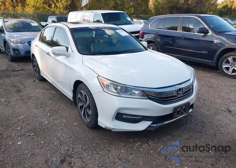 2016 Honda Accord Ex-L V-6 z USA, uszkodzony, nr VIN 1HGCR3F83GA006284